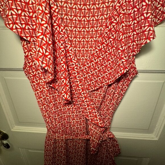 Max Studio Women's Ruffle Crepe High/Low Wrap Red and White Print Midi Dress - Picture 5 of 7